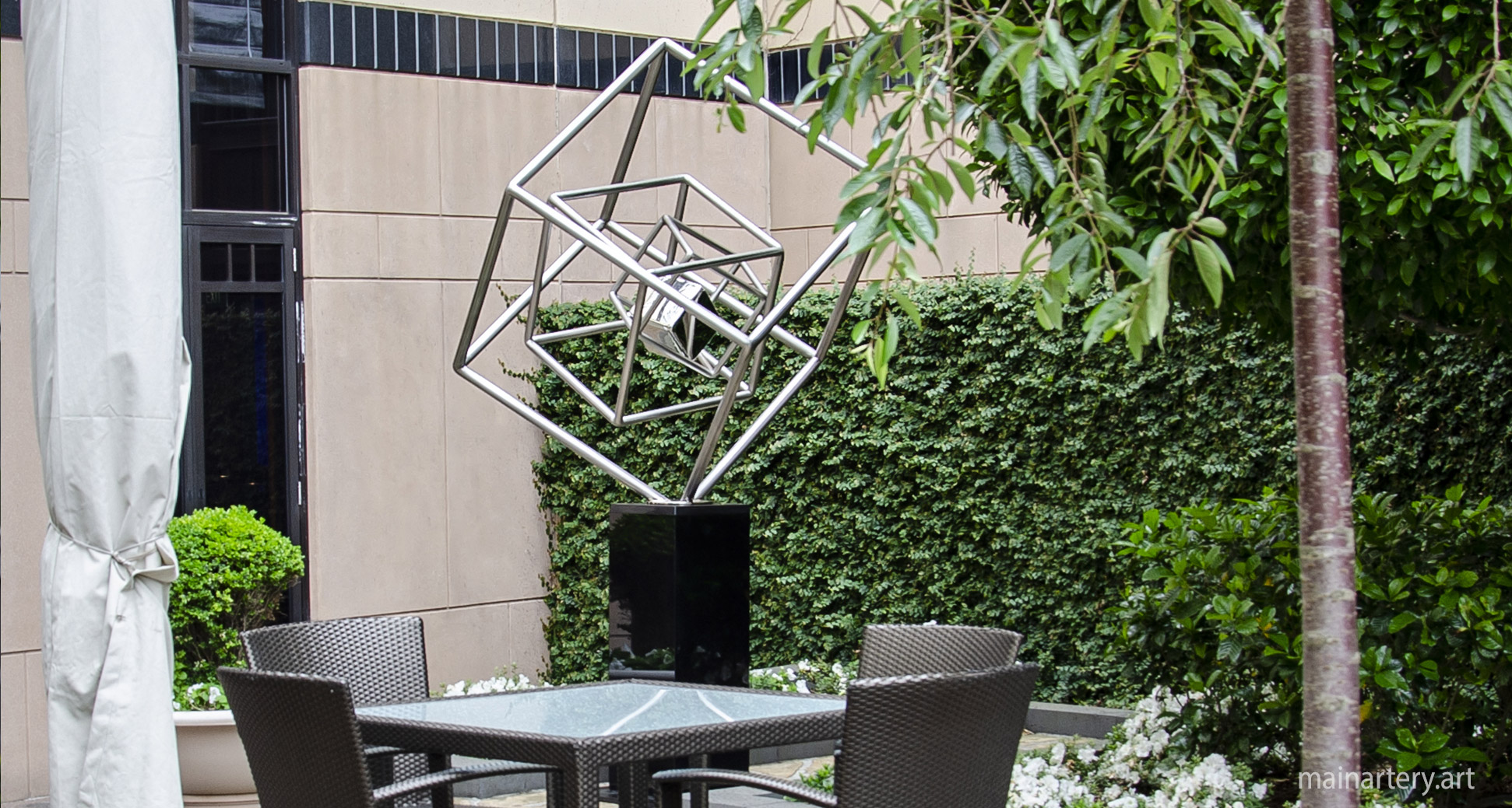 large metal modern outdoor sculpture image