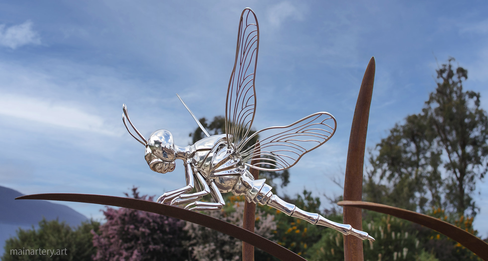 courtyard stainless steel dragonfly dragonfly public sculpture image