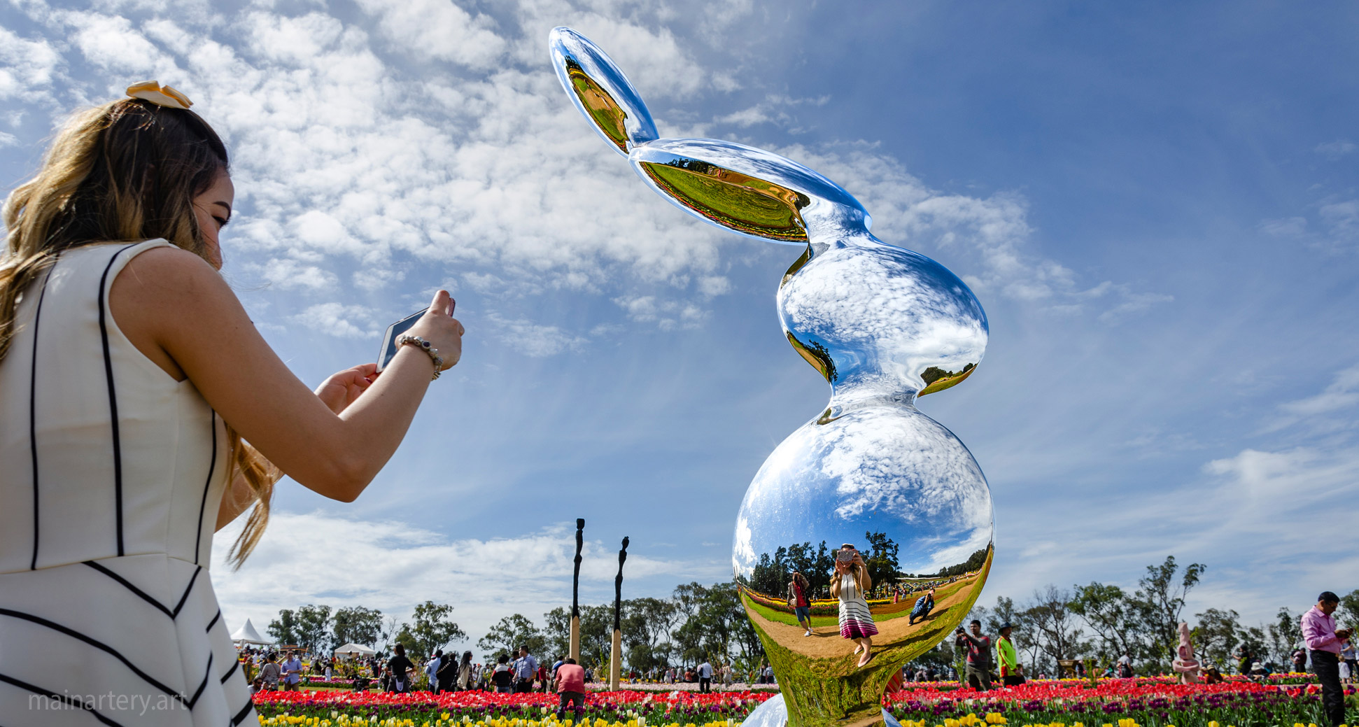 medium stainless spherical totem sculpture image